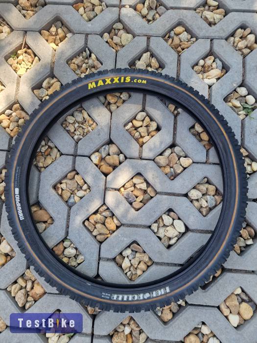 Maxxis High Roller 26x2.5 old school dh gumi eladó!