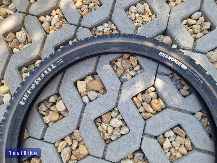 Maxxis High Roller 26x2.5 old school dh gumi eladó!