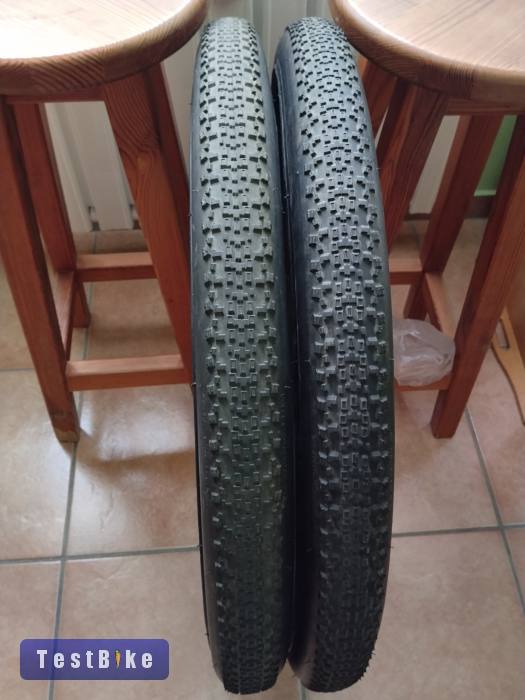 Maxxis Rambler külső gumi.