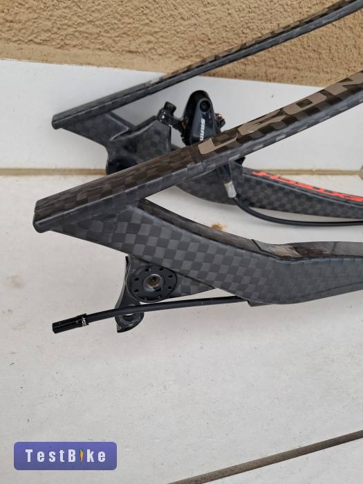 megkímélt Leonardi factory váz 970g scott scale árcsökkenés