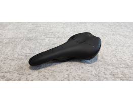 Merida Expert TK 152 Nyereg integrált multitool tartóval Új