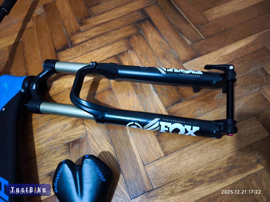 Merida One-Forty M-es 27.5" MTB váz + alkatrészek /Fox, stb/