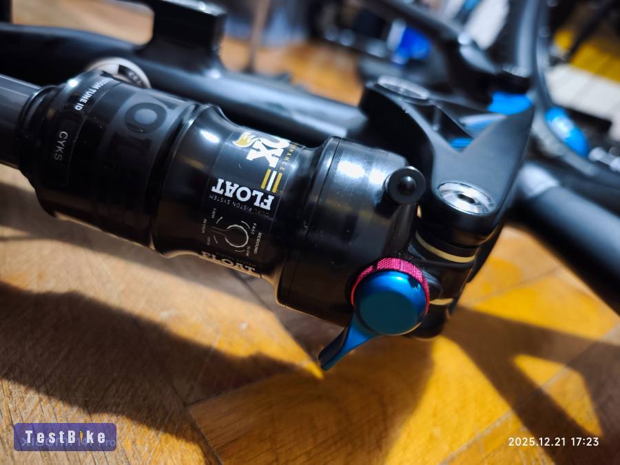 Merida One-Forty M-es 27.5" MTB váz + alkatrészek /Fox, stb/