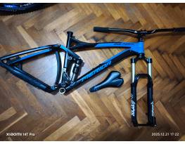 Merida One-Forty M-es 27.5" MTB váz + alkatrészek /Fox, stb/