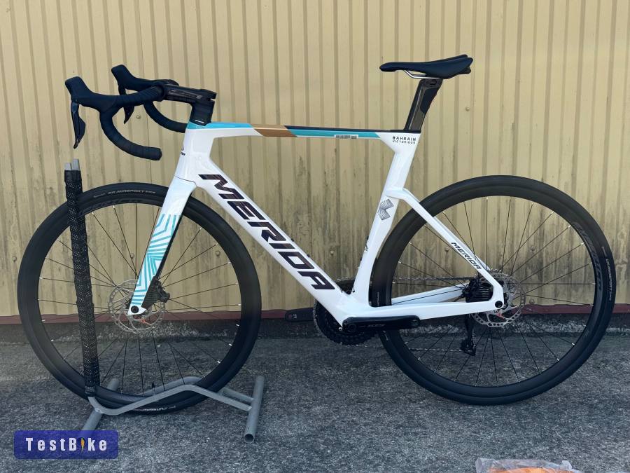 Merida Reacto 6000 Bahrain – 2024 | Karbon | Shimano 105 Di2