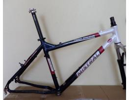 Mistrál team racing vázszett 