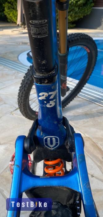 Mondraker Summum Carbon Downhill bike