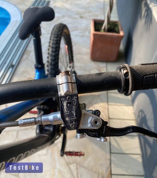 Mondraker Summum Carbon Downhill bike