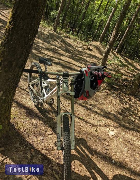 Mondraker summum pro team dh bicikli