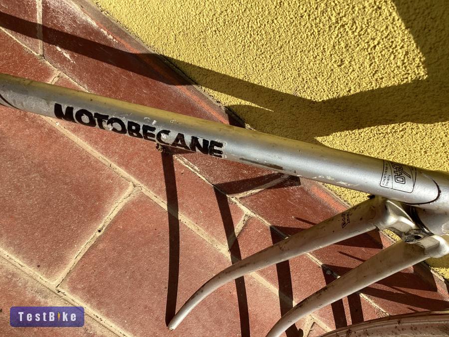 Motobecane váz és 2 villa