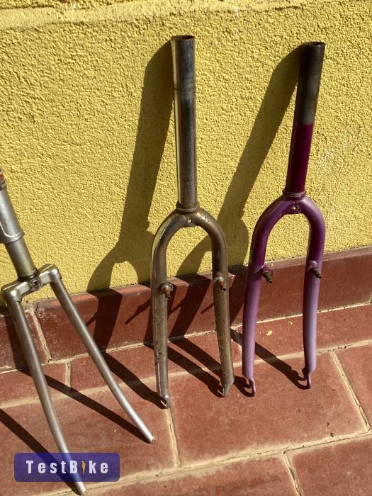 Motobecane váz és 2 villa