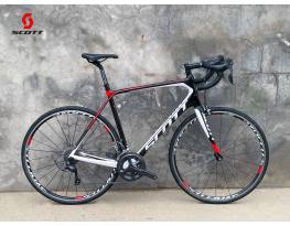 Nagyon szép állapotú Scott Solace karbon országúti nagyoknak