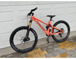 Nakita Beauty Beast karbon 27,5/ Fox 36 Kashima/ Sram GX