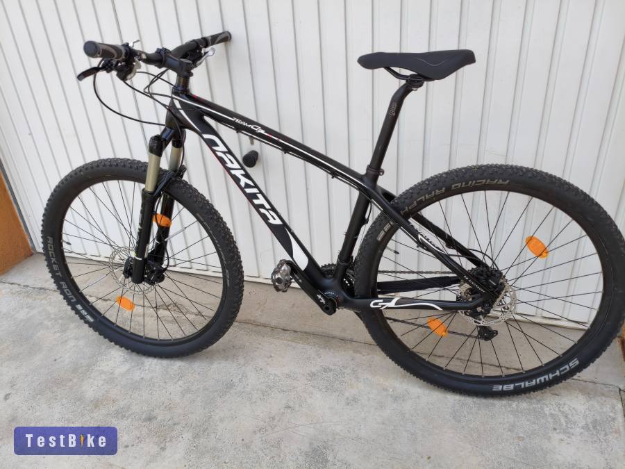 Nem Merida, Nakita c7 karbon 29 es XT és Manitou teló 