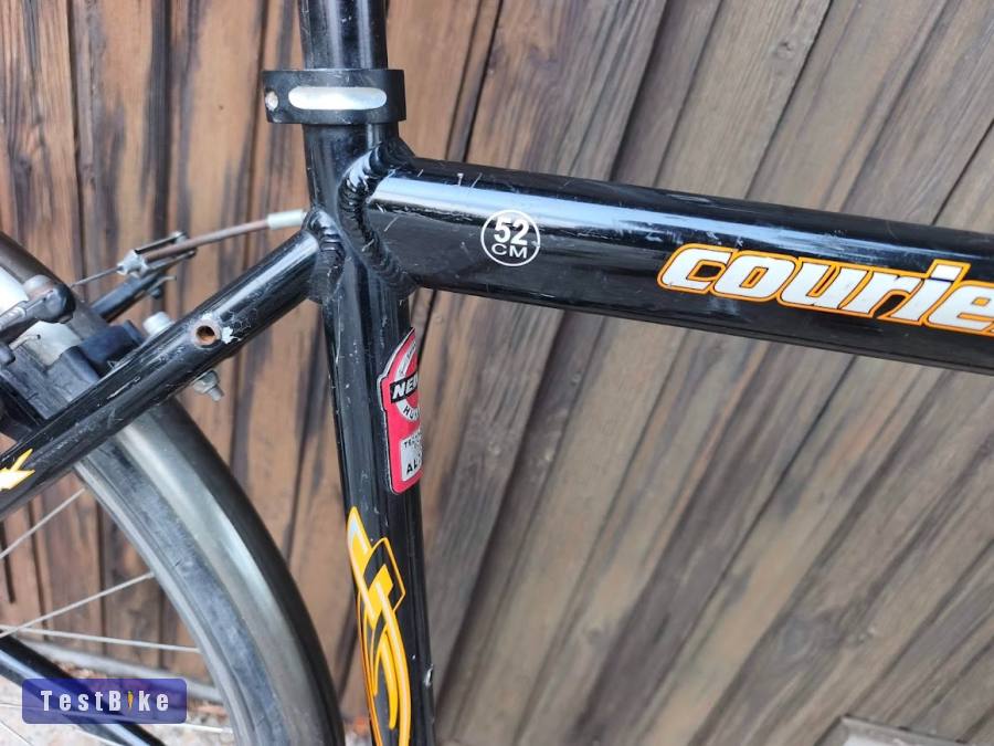 Neuzer Courier városi harcos