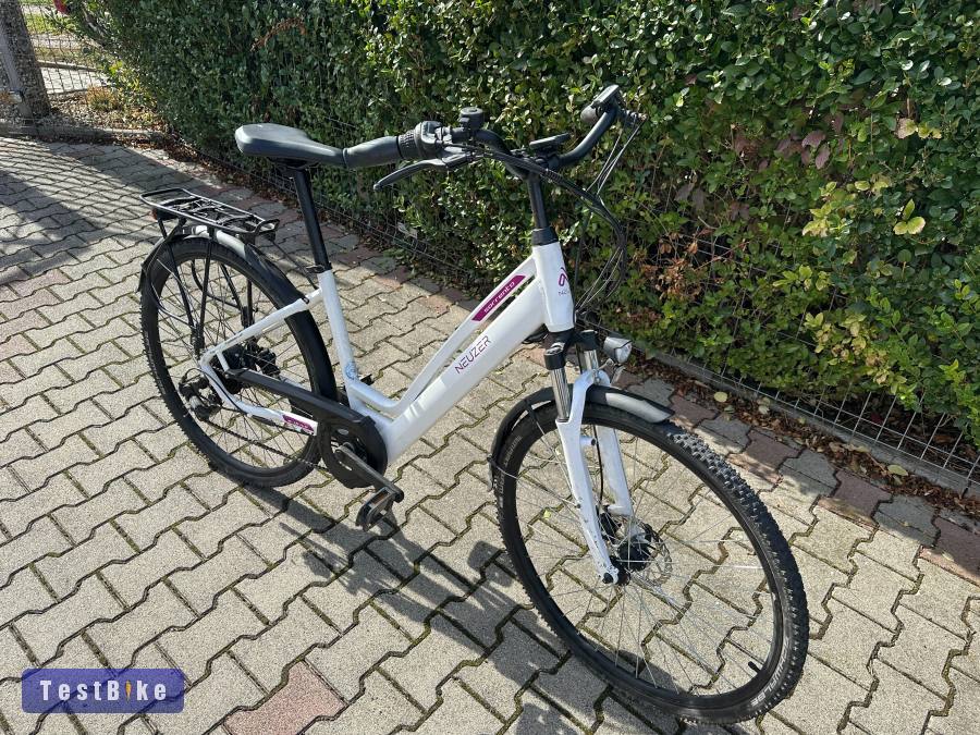 Neuzer Sorrento női elektromos kerékpár XOFO hátsó agymotoros