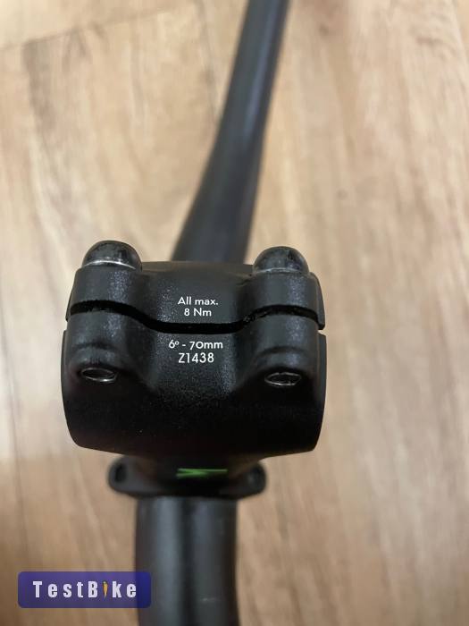 Newmen Evolution kormány, stucni, Cube markolat