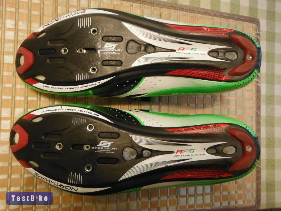 Northwave Extreme 40.5 (26.3cm tb) kerékpáros cipő - újszerű