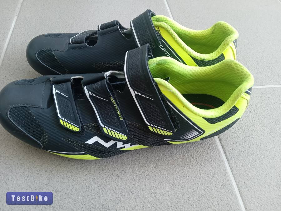 Northwave sonic 43.5 országúti cipő