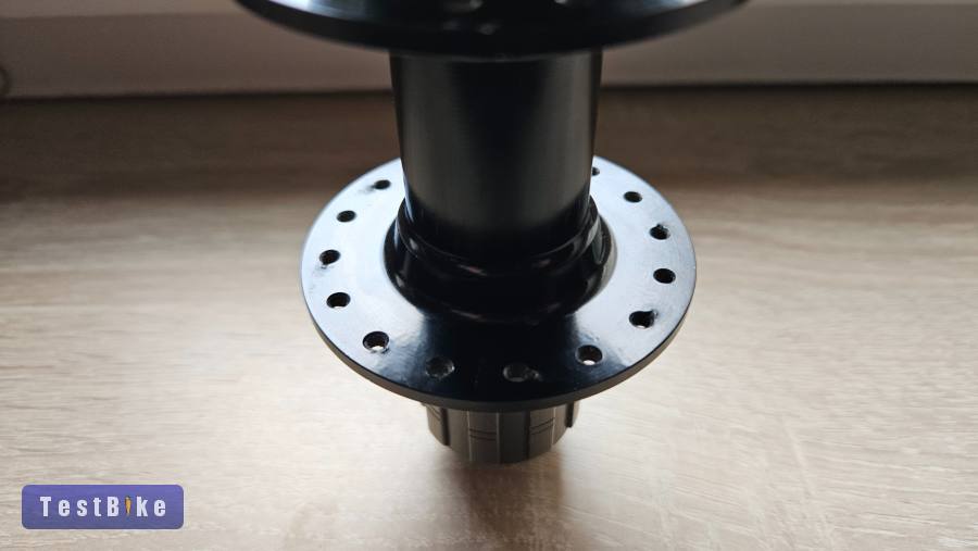 Novatec D472TSBT-SC - 32H, 9mm, furatos (jó állapotban)