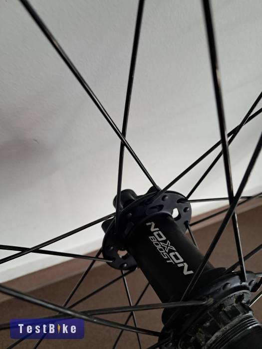 Noxon 29" Boost kerék DT Swiss 240 XR 1501!