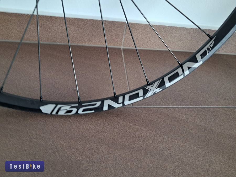 Noxon 29" Boost kerék DT Swiss 240 XR 1501!