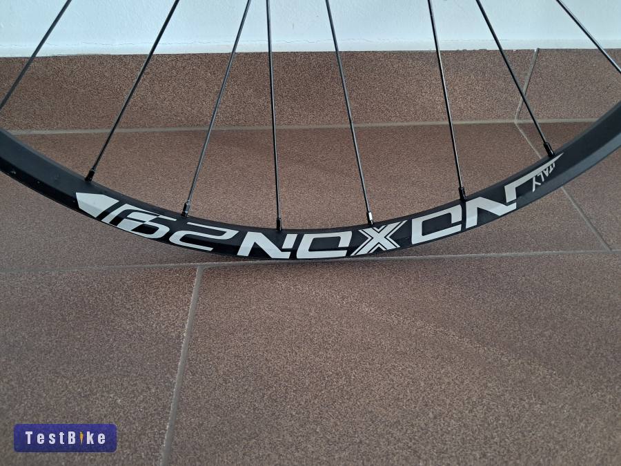 Noxon 29" Boost kerék DT Swiss 240 XR 1501!