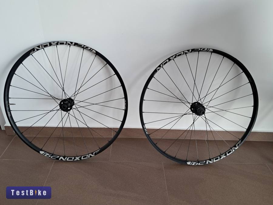 Noxon 29" Boost kerék DT Swiss 240 XR 1501!