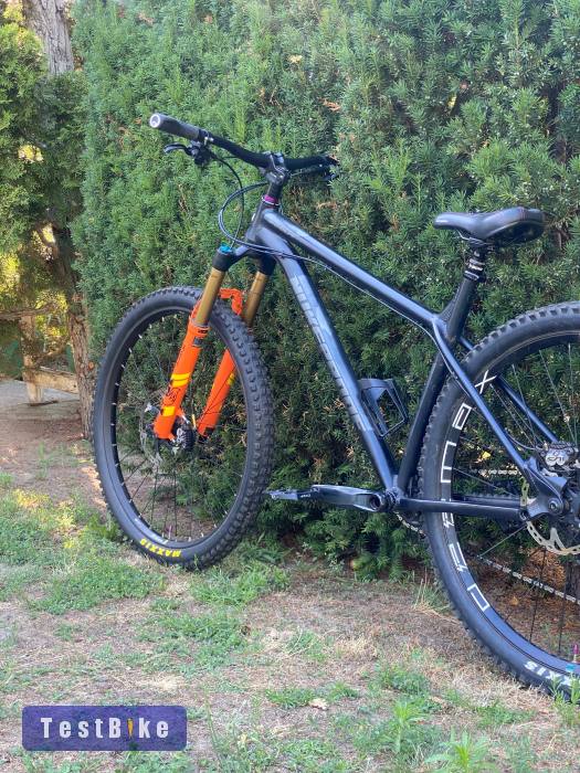 Nukeproof Scout 290 XL merev enduro