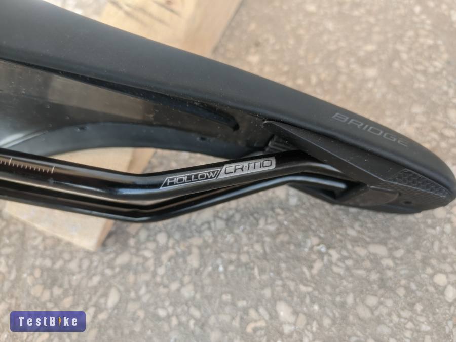 Nyereg Specialized Bridge újszerű