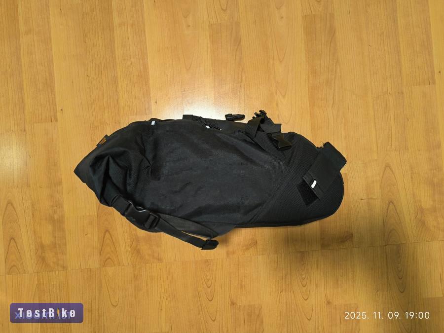 Nyeregtaska 15literes