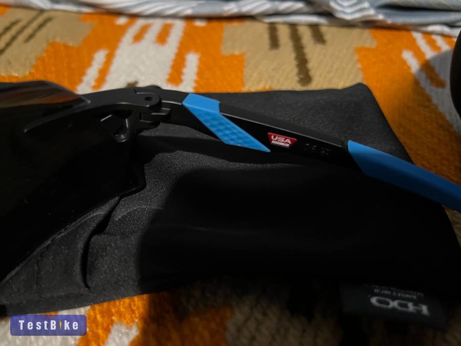Oakley Encoder Strike Vented Matte Black-Prizm Sapphire spor