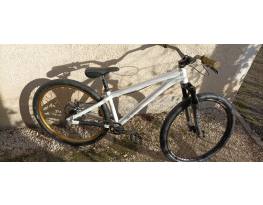 Octane One dirt bringa eladó