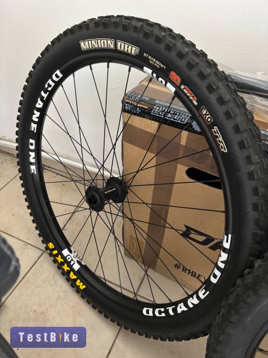 Octane One kerékszett Boostos 27,5 Maxxis Új gumik