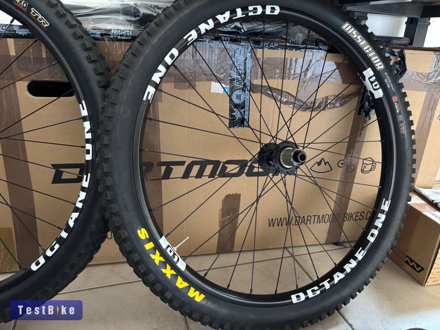 Octane One kerékszett Boostos 27,5 Maxxis Új gumik