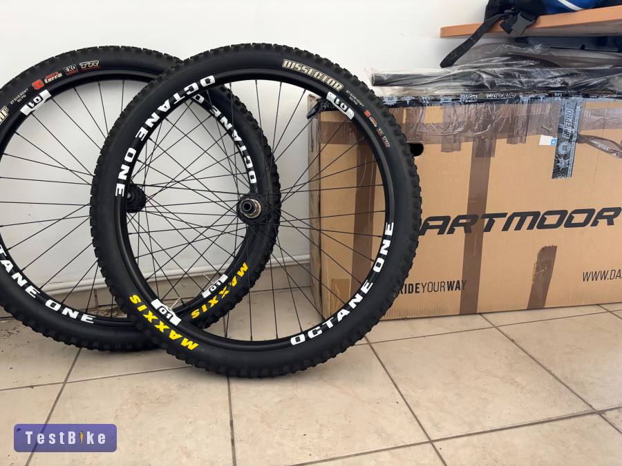 Octane One kerékszett Boostos 27,5 Maxxis Új gumik