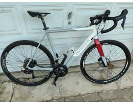 Orbea  e-gravel  Shimano 105  L- es