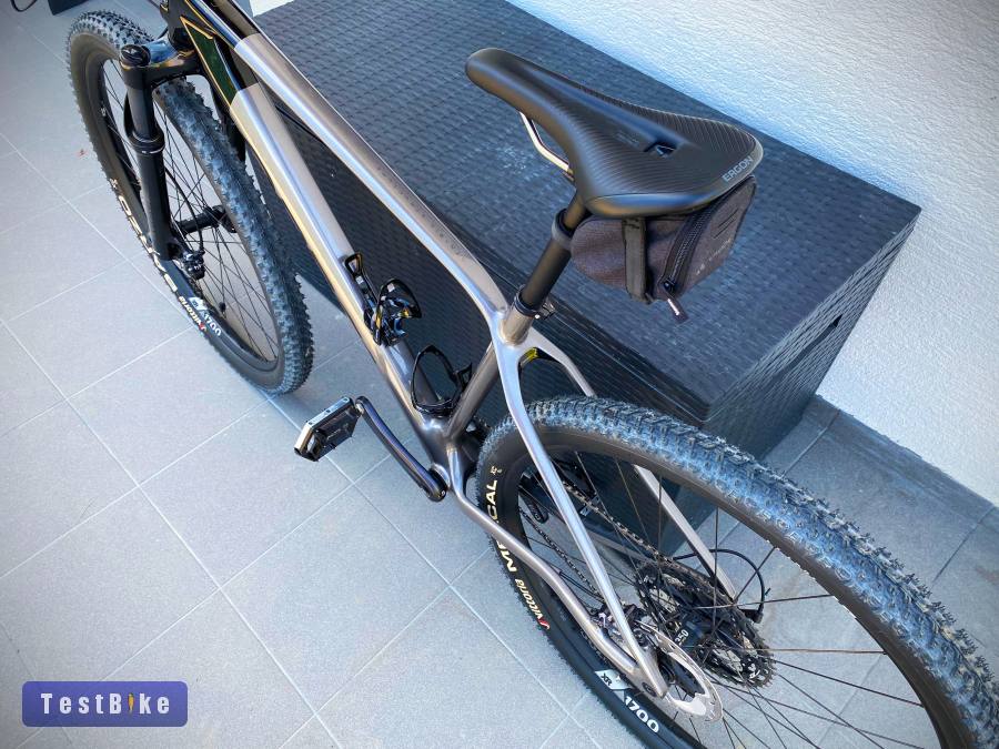 Orbea Alma – Shimano XT szettel, DT Swiss kerekekkel