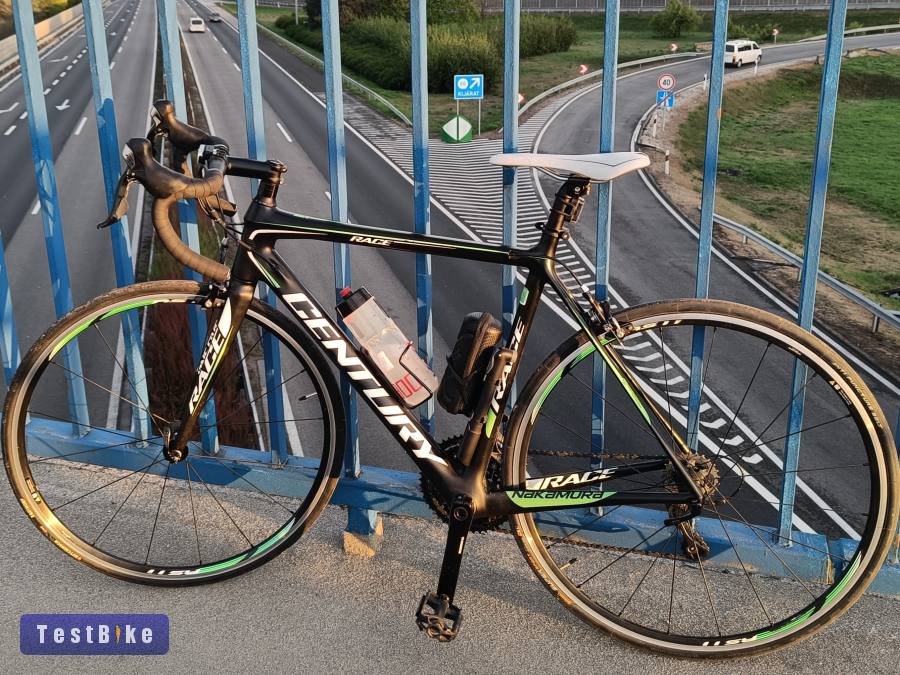 Országúti kerékpár – full karbon, Shimano 105, extrákkal