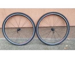 Országúti kerékszett.