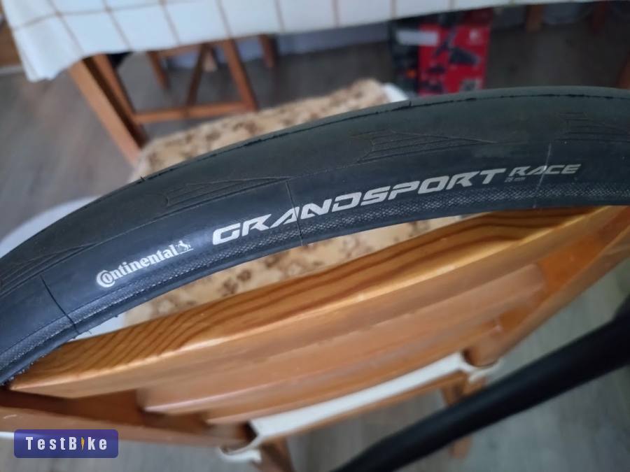 Országúti külső gumiabroncs - új