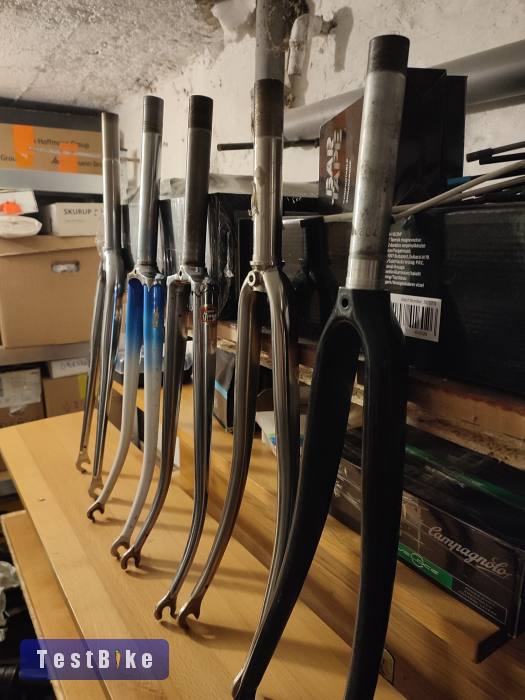 Országúti menetes 1" villák