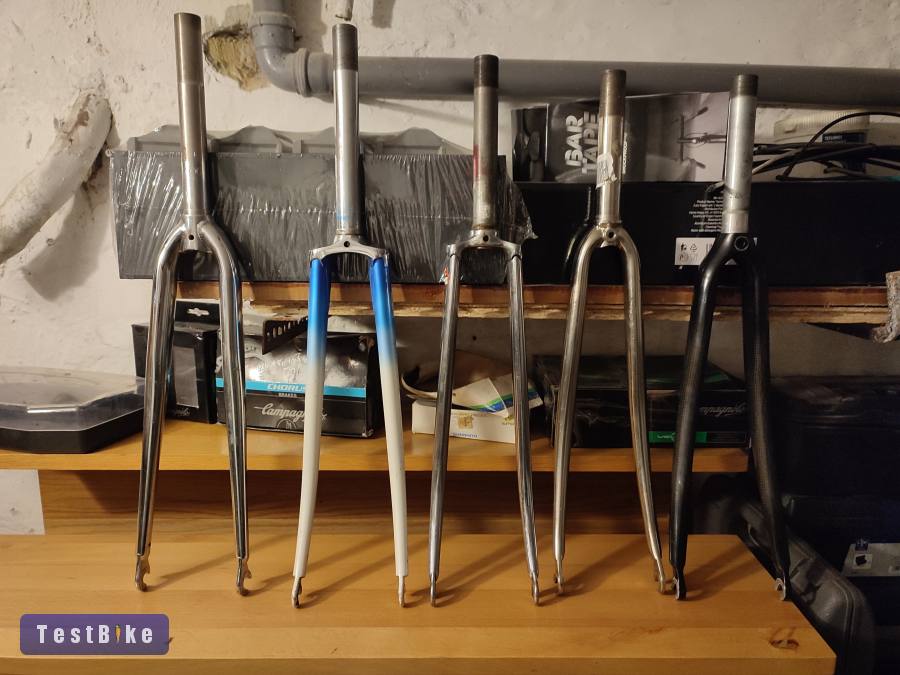 Országúti menetes 1" villák