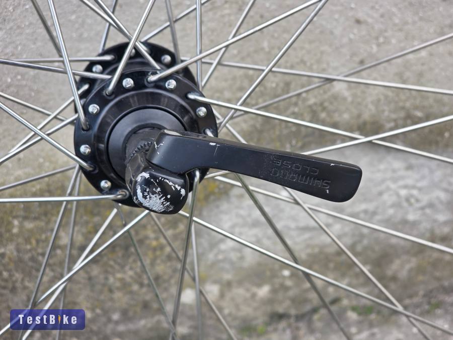 Országúti/trekking hátsó kerék defektgátlós gumival         