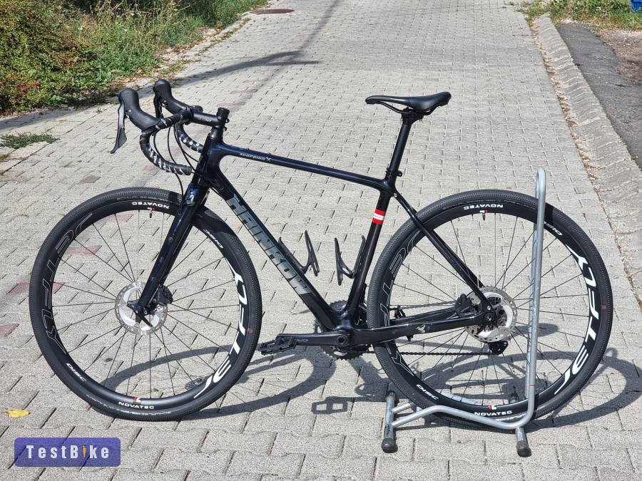 Osztrák gyártmányú csúcs karbon gravel GRX 800 hydro Novatec