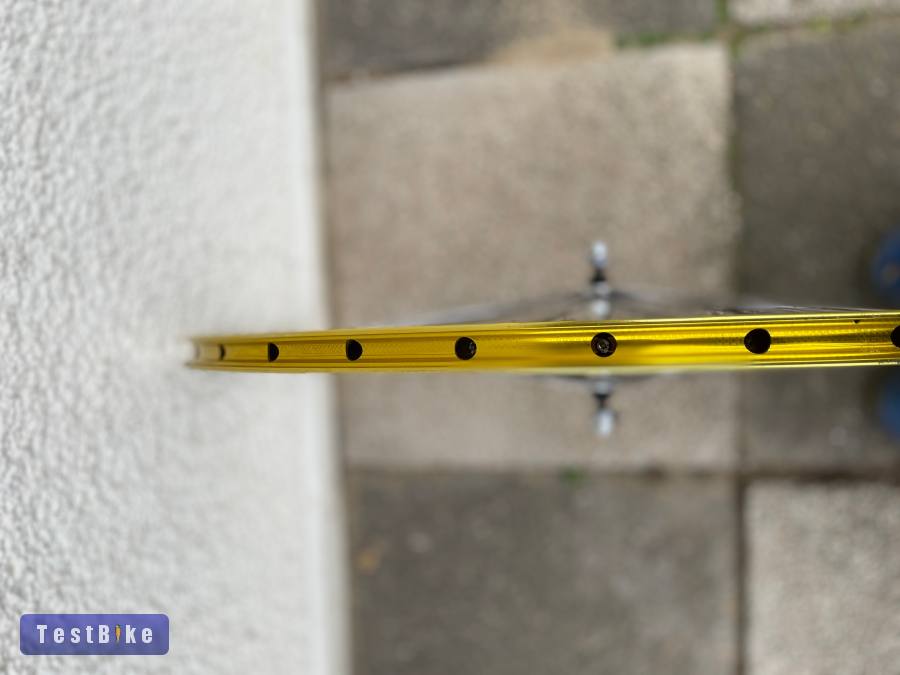 Outi első kerék, Shimano 600 gyorszáras agy + DRC felni