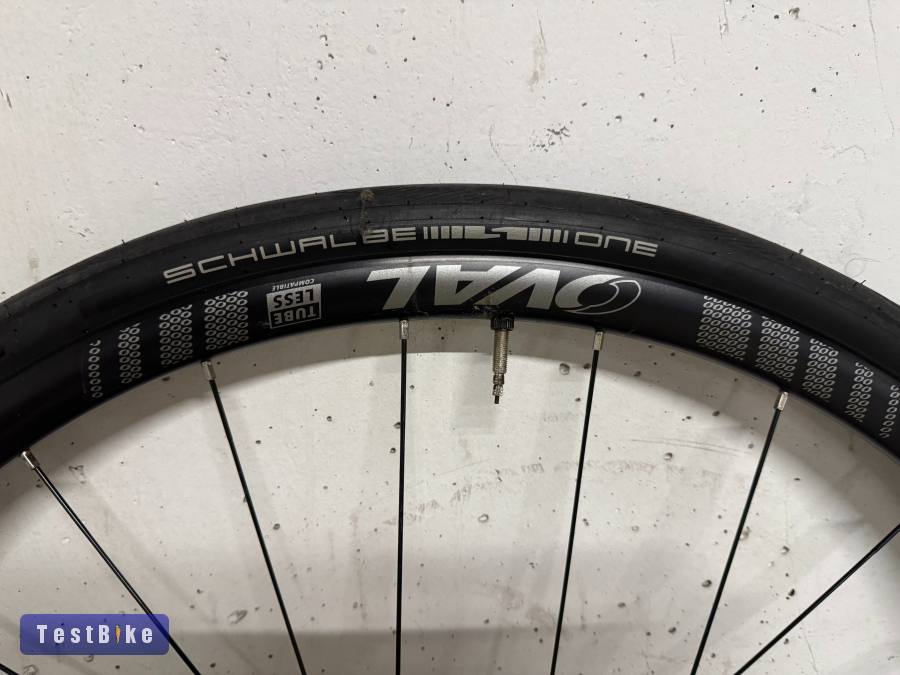 Oval Concepts 324 Disc 24/28H Tubeless Ready kerékszett