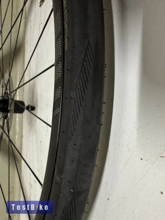 Oval Concepts 324 Disc 24/28H Tubeless Ready kerékszett
