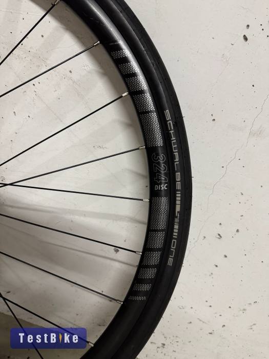 Oval Concepts 324 Disc 24/28H Tubeless Ready kerékszett