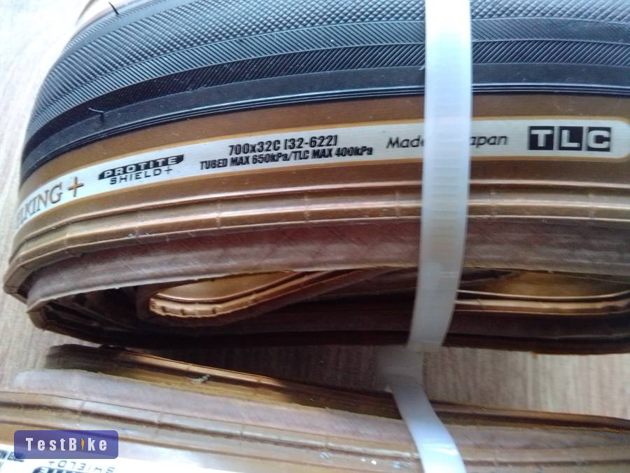 Panaracer Gravelking+ slick  32-622 tubless gumik